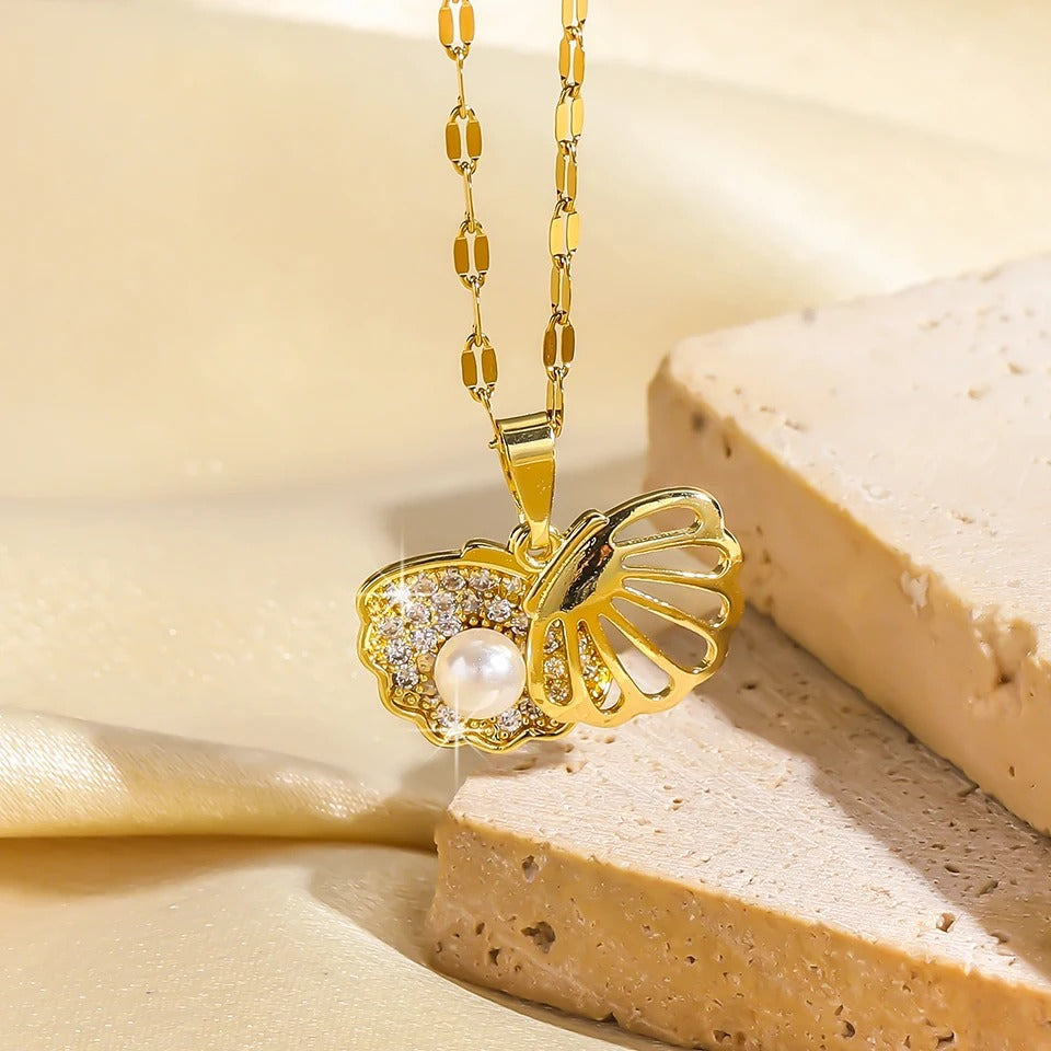 Pearly Shell Necklace